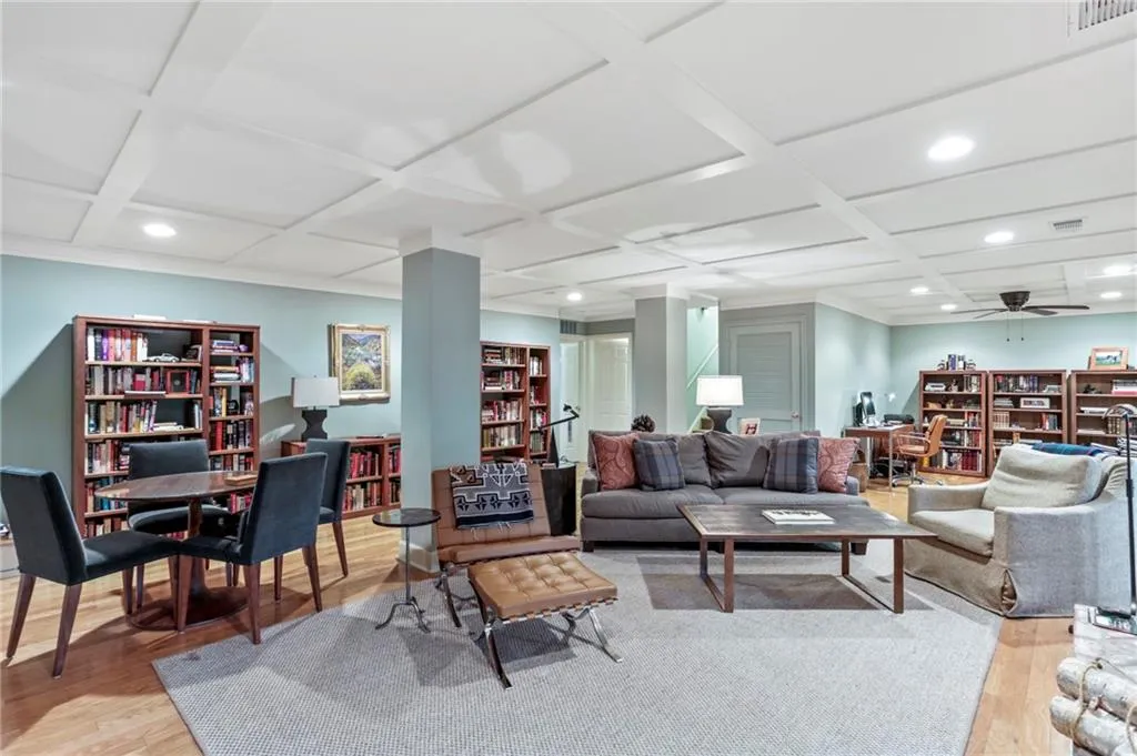 121 Brookview Circle, Atlanta, Georgia 30339, 3 Bedrooms Bedrooms, ,3 BathroomsBathrooms,Residential,Sold,121 Brookview Circle,6753137