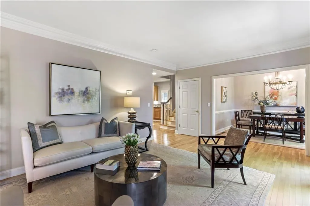 121 Brookview Circle, Atlanta, Georgia 30339, 3 Bedrooms Bedrooms, ,3 BathroomsBathrooms,Residential,Sold,121 Brookview Circle,6753137