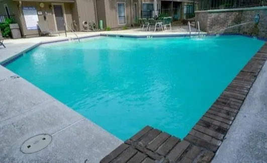 8740 Roswell Road Unit 4d, Sandy Springs, Georgia 30350, 2 Bedrooms Bedrooms, ,2 BathroomsBathrooms,Residential,Sold,8740 Roswell Road Unit 4d,6927794