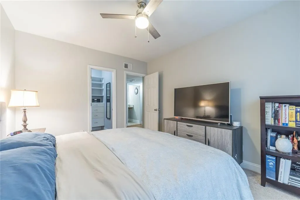 6980 Roswell Road Unit E12, Sandy Springs, Georgia 30328, 2 Bedrooms Bedrooms, ,1 BathroomBathrooms,Residential,Sold,6980 Roswell Road Unit E12,6968151