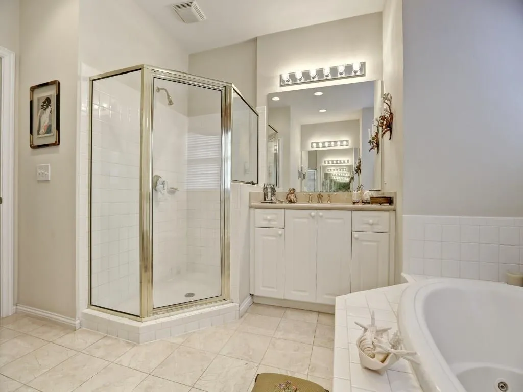 209 Crossing Valley Lane Unit 209, Sandy Springs, Georgia 30339, 3 Bedrooms Bedrooms, ,2 BathroomsBathrooms,Residential,Sold,209 Crossing Valley Lane Unit 209,5763734