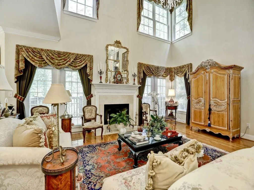 209 Crossing Valley Lane Unit 209, Sandy Springs, Georgia 30339, 3 Bedrooms Bedrooms, ,2 BathroomsBathrooms,Residential,Sold,209 Crossing Valley Lane Unit 209,5763734