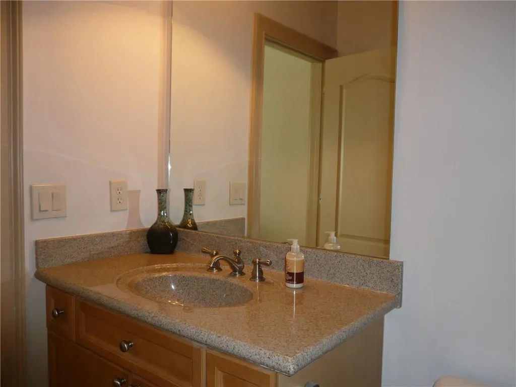 917 Persimmon Point, Sandy Springs, Georgia 30328, 2 Bedrooms Bedrooms, ,2 BathroomsBathrooms,Residential,Sold,917 Persimmon Point,5840657