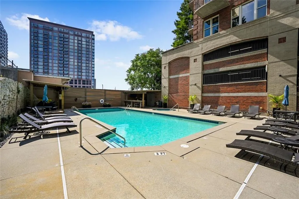 Community pool
