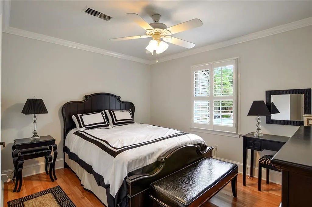 5217 Glenridge Drive, Atlanta, Georgia 30342, 3 Bedrooms Bedrooms, ,2 BathroomsBathrooms,Residential,Sold,5217 Glenridge Drive,6050914