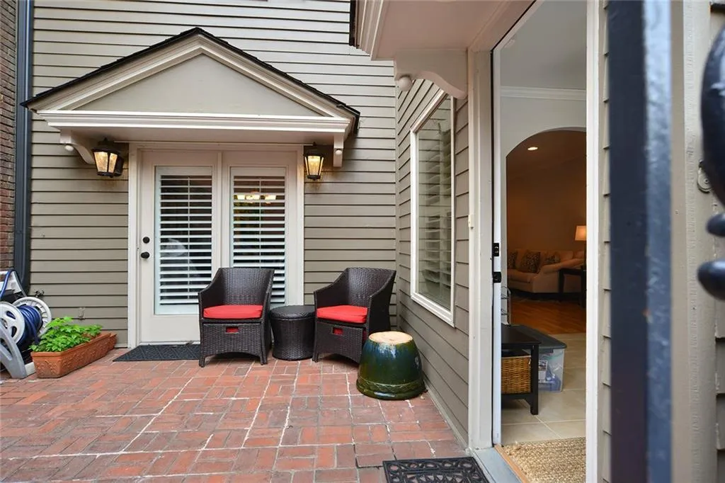 5217 Glenridge Drive, Atlanta, Georgia 30342, 3 Bedrooms Bedrooms, ,2 BathroomsBathrooms,Residential,Sold,5217 Glenridge Drive,6050914