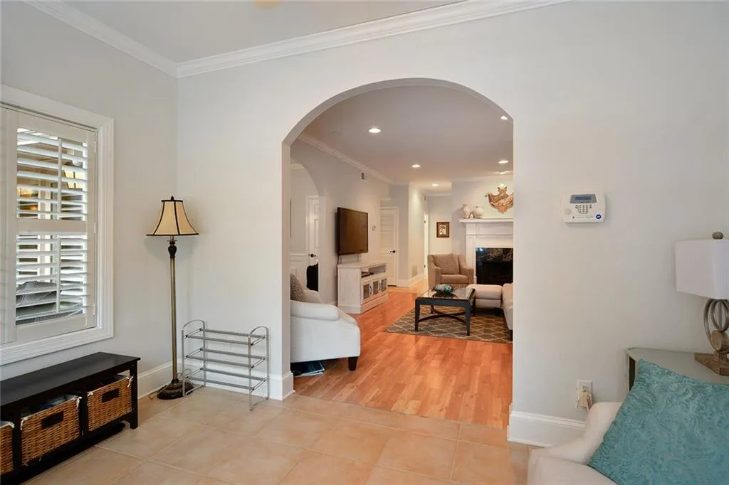 5217 Glenridge Drive, Atlanta, Georgia 30342, 3 Bedrooms Bedrooms, ,2 BathroomsBathrooms,Residential,Sold,5217 Glenridge Drive,6050914