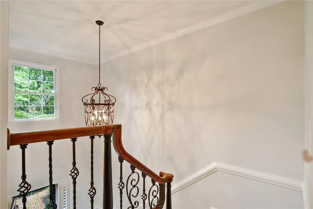 5217 Glenridge Drive, Atlanta, Georgia 30342, 3 Bedrooms Bedrooms, ,2 BathroomsBathrooms,Residential,Sold,5217 Glenridge Drive,6050914