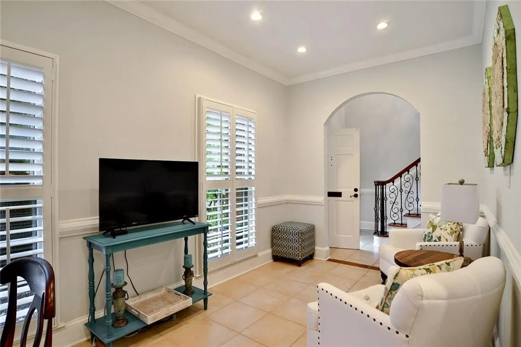 5217 Glenridge Drive, Atlanta, Georgia 30342, 3 Bedrooms Bedrooms, ,2 BathroomsBathrooms,Residential,Sold,5217 Glenridge Drive,6050914