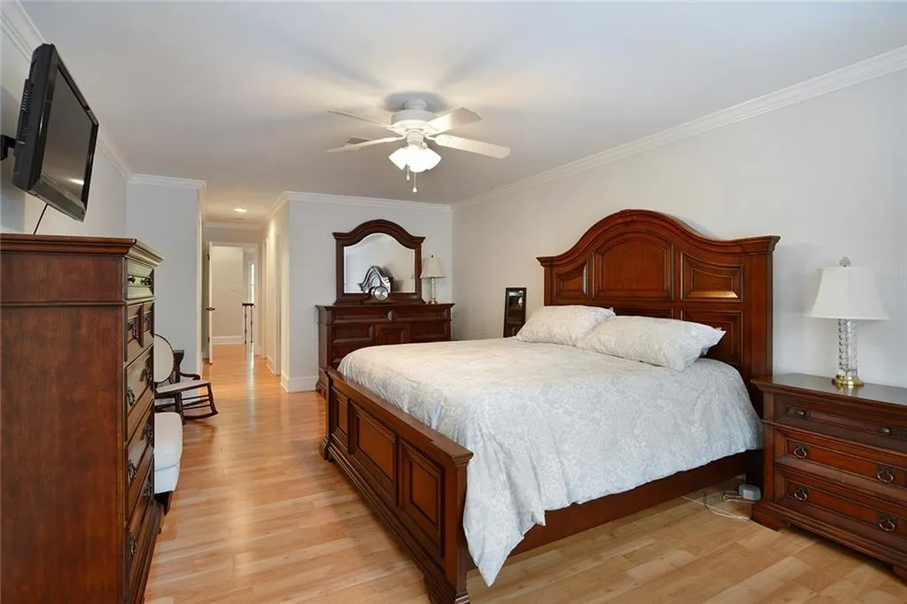 5217 Glenridge Drive, Atlanta, Georgia 30342, 3 Bedrooms Bedrooms, ,2 BathroomsBathrooms,Residential,Sold,5217 Glenridge Drive,6050914