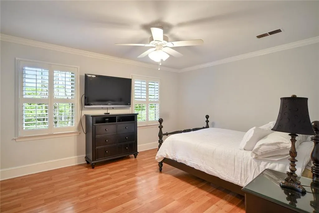 5217 Glenridge Drive, Atlanta, Georgia 30342, 3 Bedrooms Bedrooms, ,2 BathroomsBathrooms,Residential,Sold,5217 Glenridge Drive,6050914