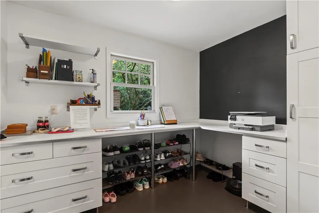 Large Mudroom with office space