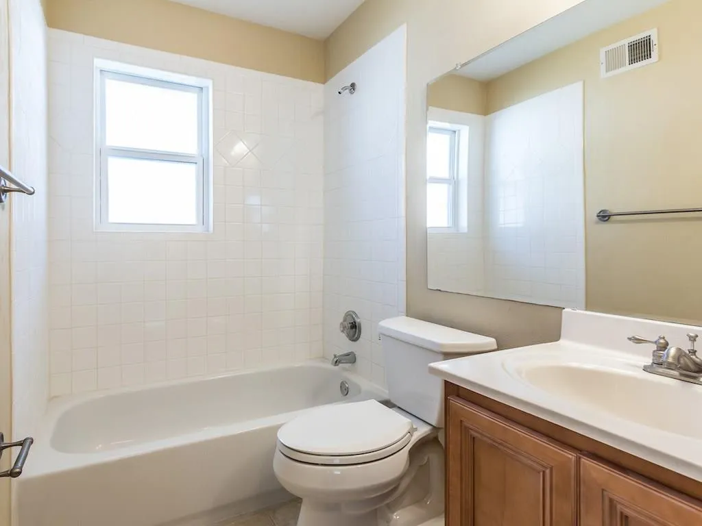 6940 Roswell Road Unit 11c, Atlanta, Georgia 30328, 2 Bedrooms Bedrooms, ,1 BathroomBathrooms,Residential,Sold,6940 Roswell Road Unit 11c,5631867