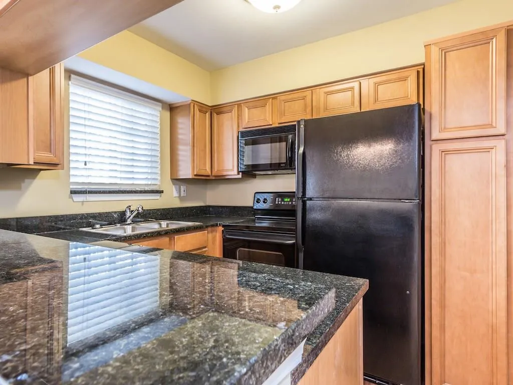 6940 Roswell Road Unit 11c, Atlanta, Georgia 30328, 2 Bedrooms Bedrooms, ,1 BathroomBathrooms,Residential,Sold,6940 Roswell Road Unit 11c,5631867