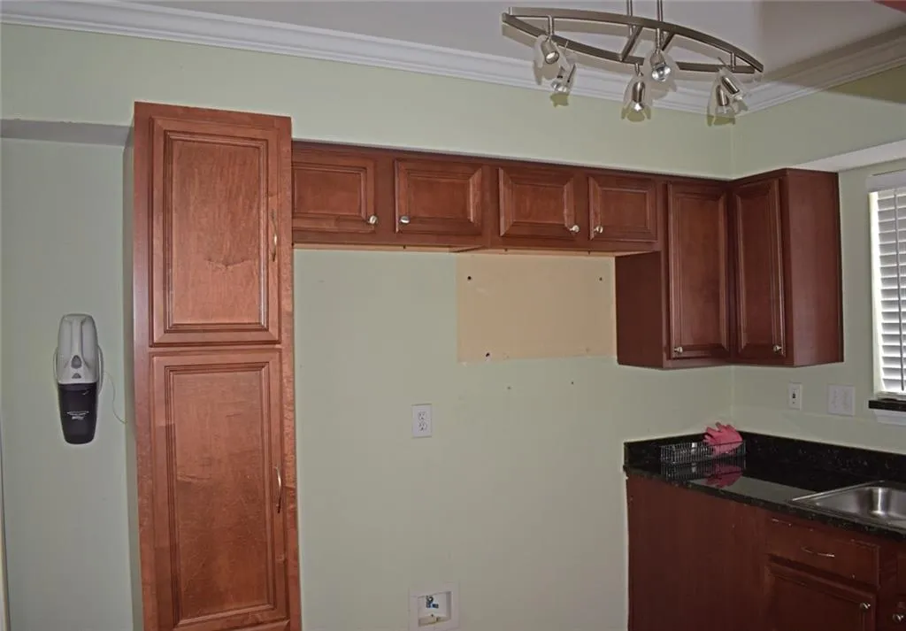 6940 Roswell Road Unit 23b, Atlanta, Georgia 30328, 2 Bedrooms Bedrooms, ,1 BathroomBathrooms,Residential,Sold,6940 Roswell Road Unit 23b,6513960