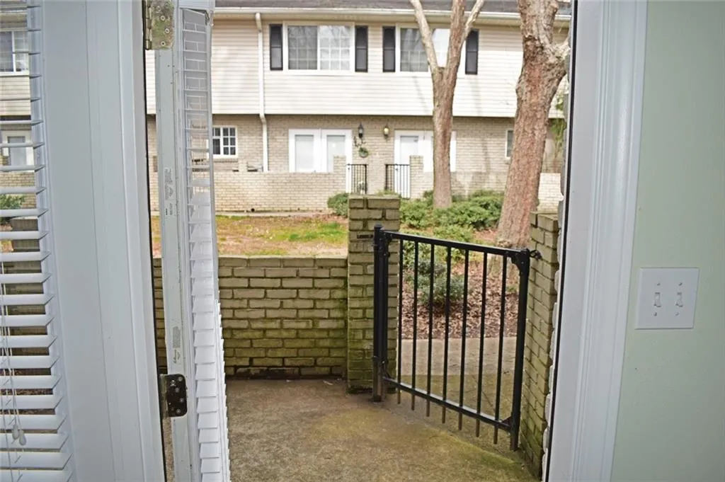 6940 Roswell Road Unit 23b, Atlanta, Georgia 30328, 2 Bedrooms Bedrooms, ,1 BathroomBathrooms,Residential,Sold,6940 Roswell Road Unit 23b,6513960