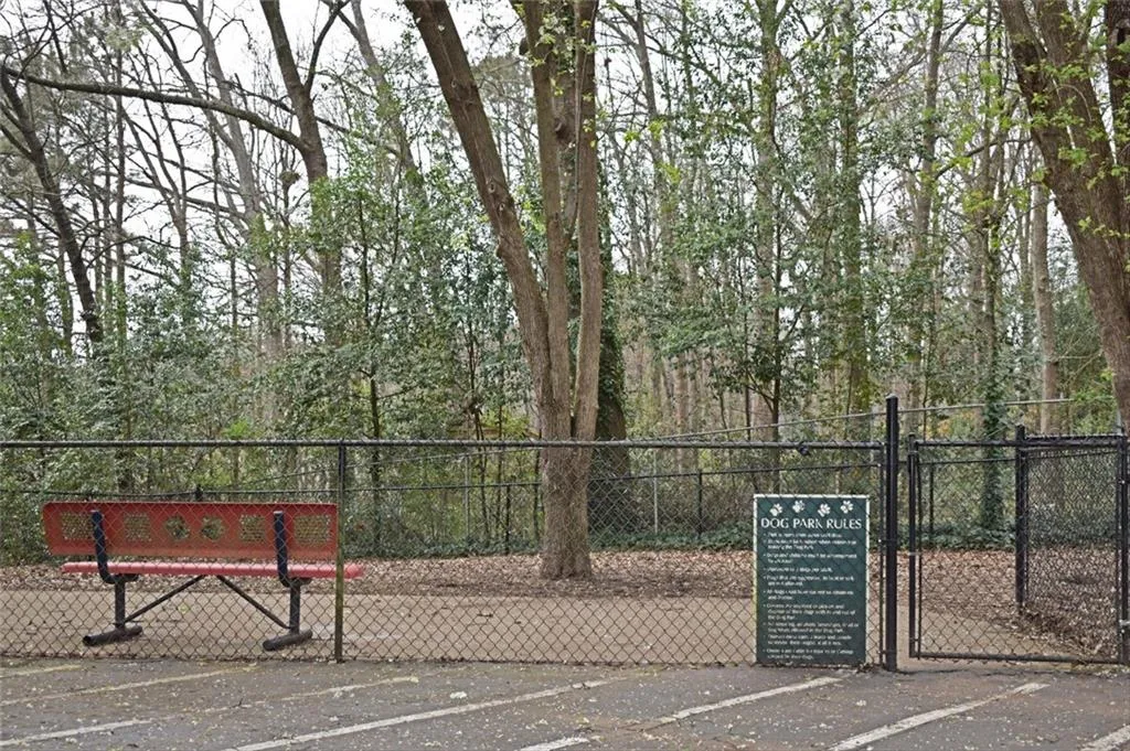 6940 Roswell Road Unit 23b, Atlanta, Georgia 30328, 2 Bedrooms Bedrooms, ,1 BathroomBathrooms,Residential,Sold,6940 Roswell Road Unit 23b,6513960