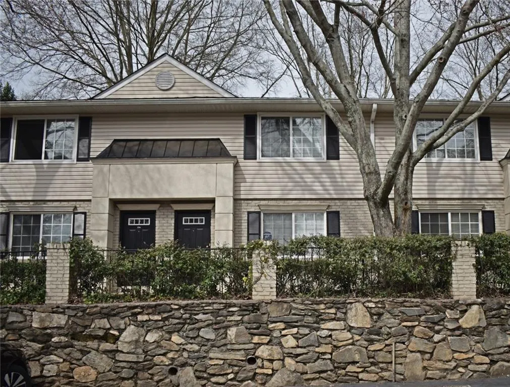 6940 Roswell Road Unit 23b, Atlanta, Georgia 30328, 2 Bedrooms Bedrooms, ,1 BathroomBathrooms,Residential,Sold,6940 Roswell Road Unit 23b,6513960