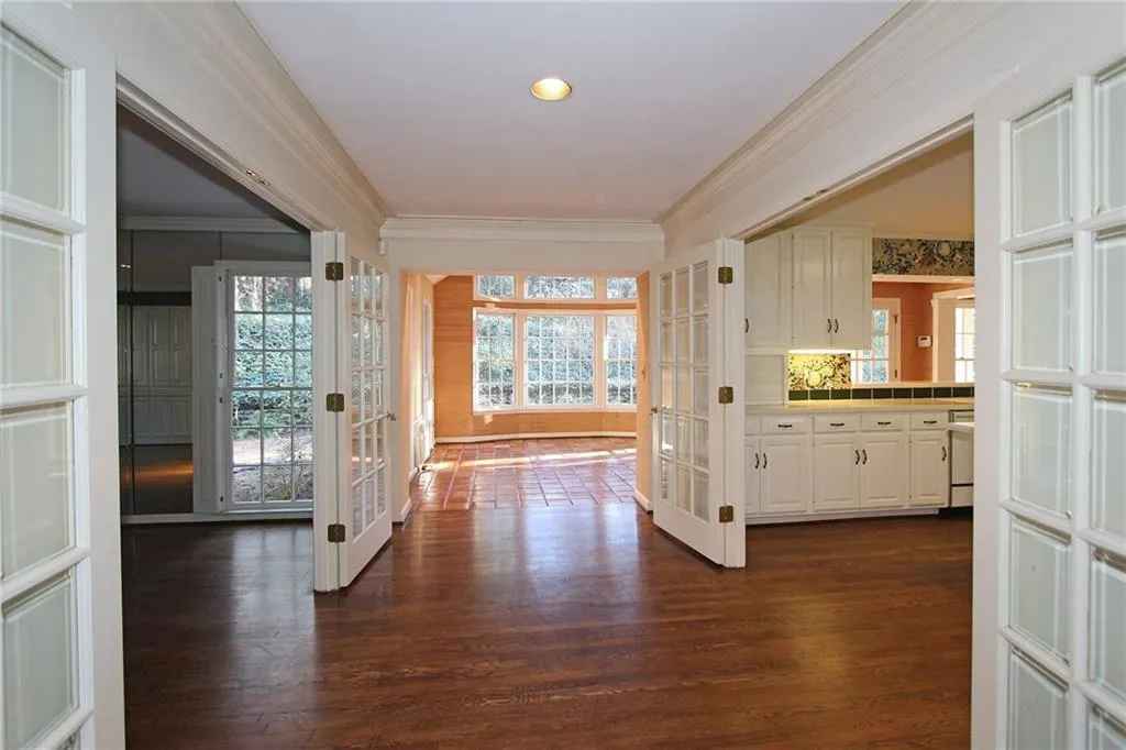 6295 River Overlook Drive, Sandy Springs, Georgia 30328, 4 Bedrooms Bedrooms, ,3 BathroomsBathrooms,Residential,Sold,6295 River Overlook Drive,5798799