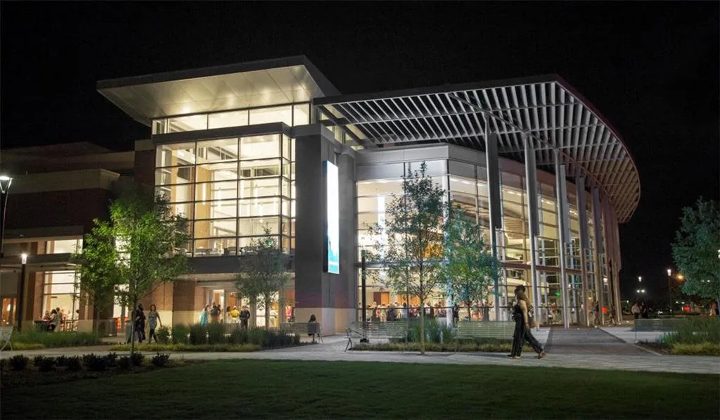 6900 Roswell Road Unit L3, Sandy Springs, Georgia 30328, 2 Bedrooms Bedrooms, ,2 BathroomsBathrooms,Residential,Sold,6900 Roswell Road Unit L3,6915213