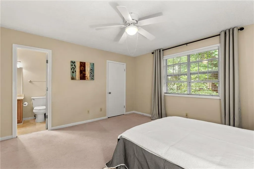 6900 Roswell Road Unit L3, Sandy Springs, Georgia 30328, 2 Bedrooms Bedrooms, ,2 BathroomsBathrooms,Residential,Sold,6900 Roswell Road Unit L3,6915213