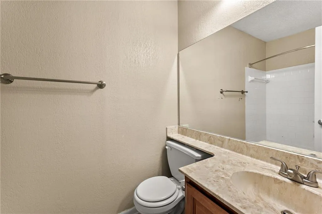 6900 Roswell Road Unit L3, Sandy Springs, Georgia 30328, 2 Bedrooms Bedrooms, ,2 BathroomsBathrooms,Residential,Sold,6900 Roswell Road Unit L3,6915213