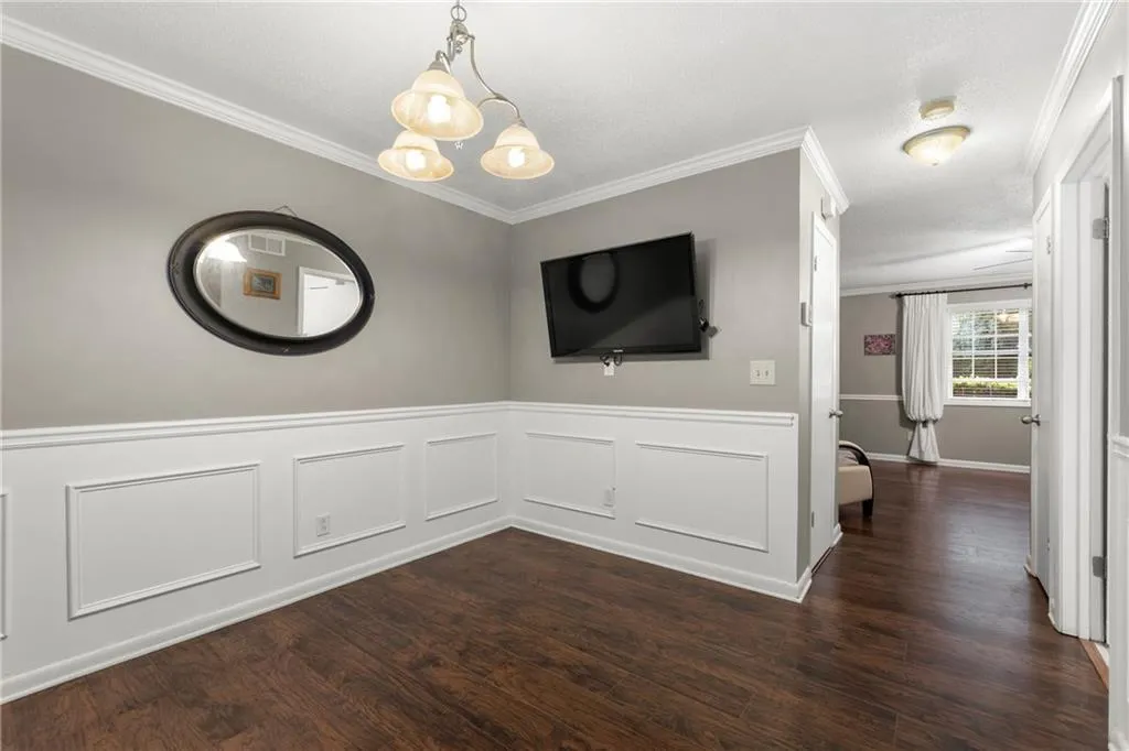 6900 Roswell Road Unit L3, Sandy Springs, Georgia 30328, 2 Bedrooms Bedrooms, ,2 BathroomsBathrooms,Residential,Sold,6900 Roswell Road Unit L3,6915213
