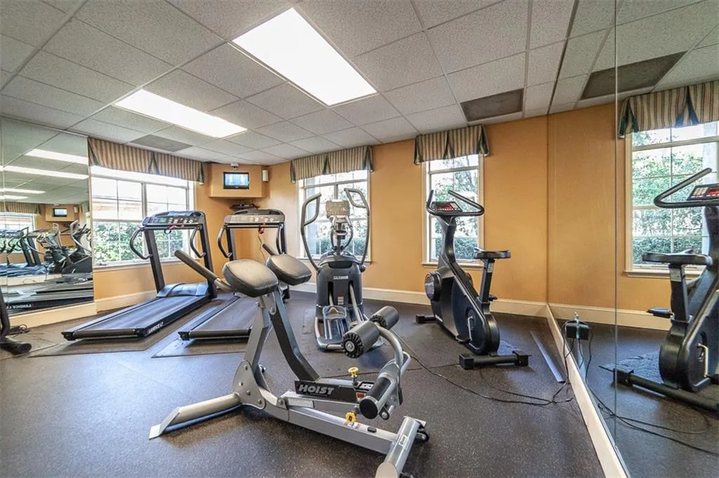 6900 Roswell Road Unit L3, Sandy Springs, Georgia 30328, 2 Bedrooms Bedrooms, ,2 BathroomsBathrooms,Residential,Sold,6900 Roswell Road Unit L3,6915213