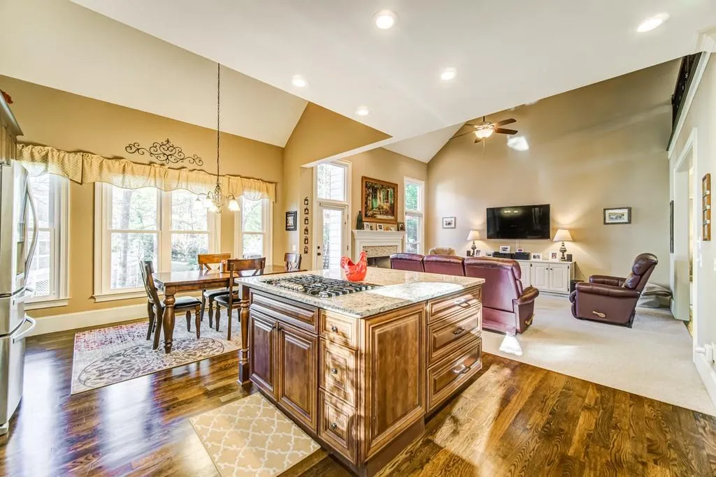 130 Trellis Place, Sandy Springs, Georgia 30350, 5 Bedrooms Bedrooms, ,4 BathroomsBathrooms,Residential,Sold,130 Trellis Place,6829532