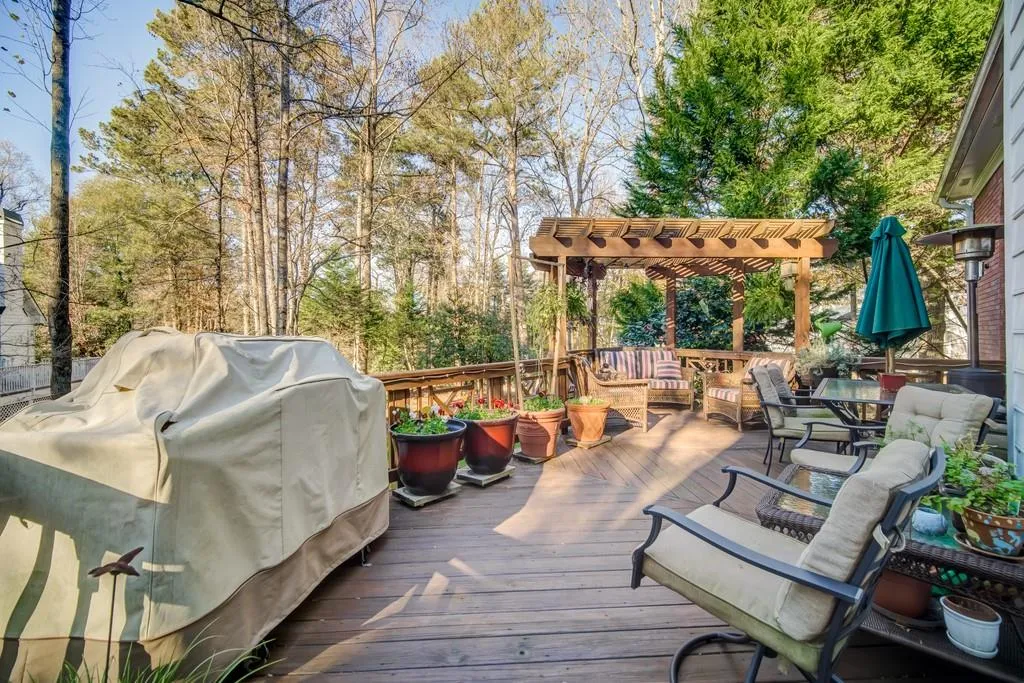 130 Trellis Place, Sandy Springs, Georgia 30350, 5 Bedrooms Bedrooms, ,4 BathroomsBathrooms,Residential,Sold,130 Trellis Place,6829532