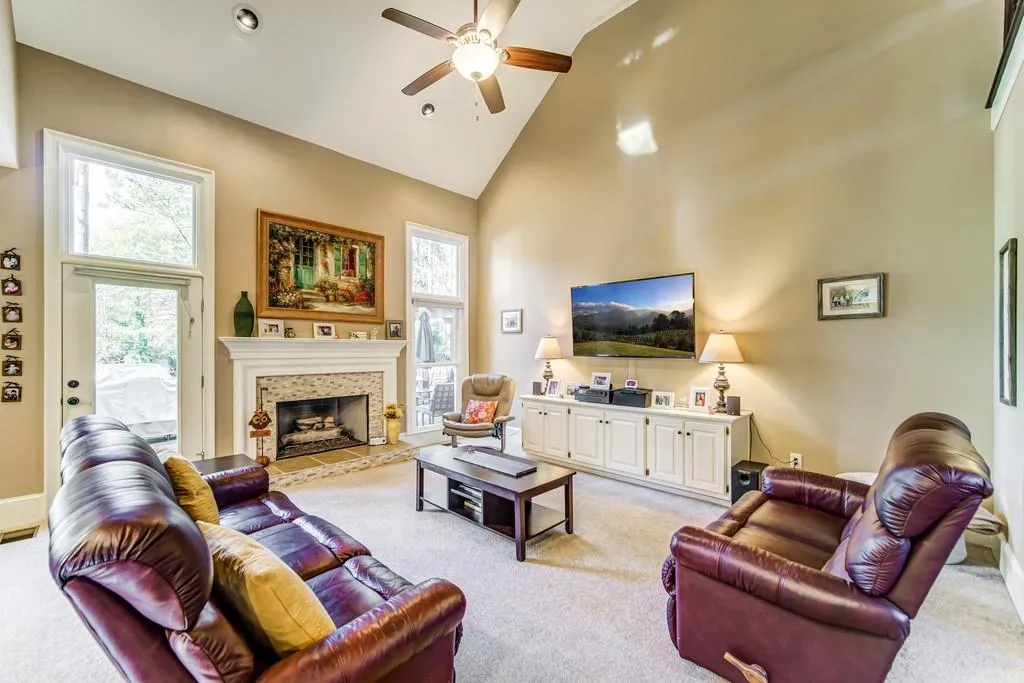 130 Trellis Place, Sandy Springs, Georgia 30350, 5 Bedrooms Bedrooms, ,4 BathroomsBathrooms,Residential,Sold,130 Trellis Place,6829532