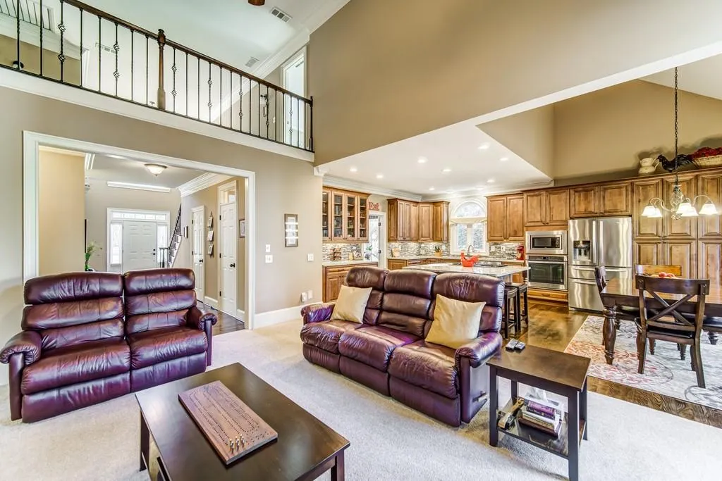 130 Trellis Place, Sandy Springs, Georgia 30350, 5 Bedrooms Bedrooms, ,4 BathroomsBathrooms,Residential,Sold,130 Trellis Place,6829532