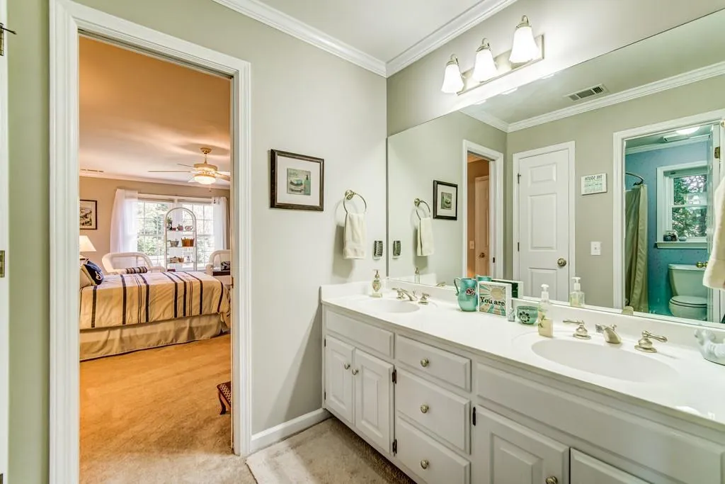 130 Trellis Place, Sandy Springs, Georgia 30350, 5 Bedrooms Bedrooms, ,4 BathroomsBathrooms,Residential,Sold,130 Trellis Place,6829532