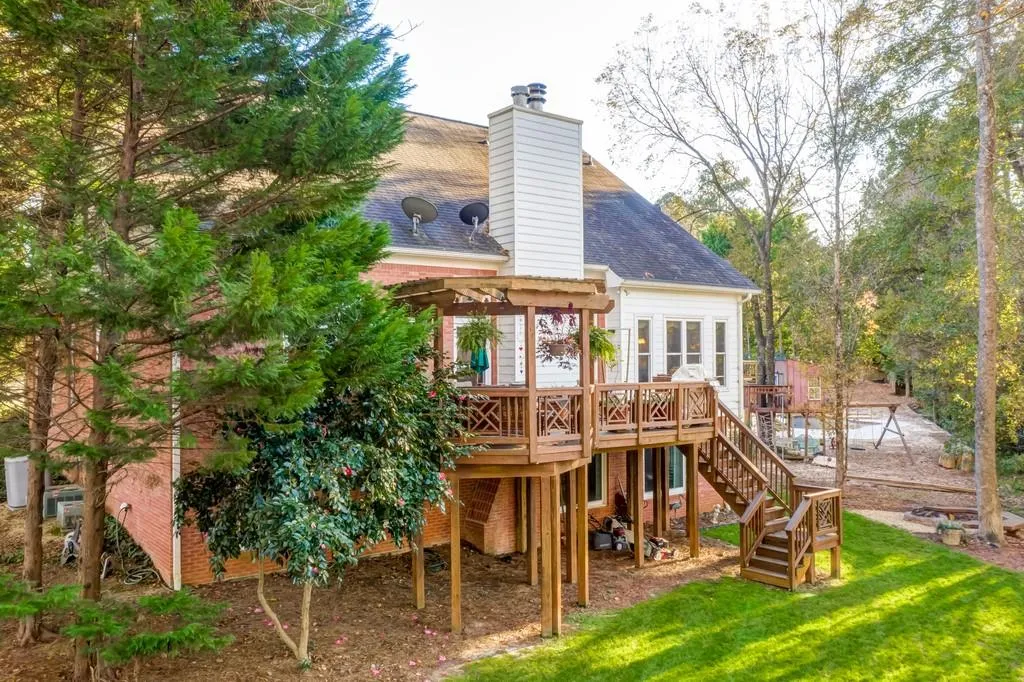 130 Trellis Place, Sandy Springs, Georgia 30350, 5 Bedrooms Bedrooms, ,4 BathroomsBathrooms,Residential,Sold,130 Trellis Place,6829532