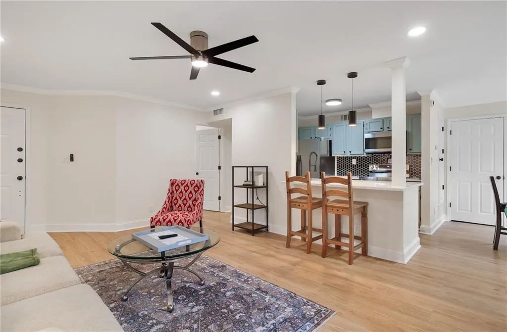 Georgia 30328, ,2 BathroomsBathrooms,Residential,For Sale,7701189