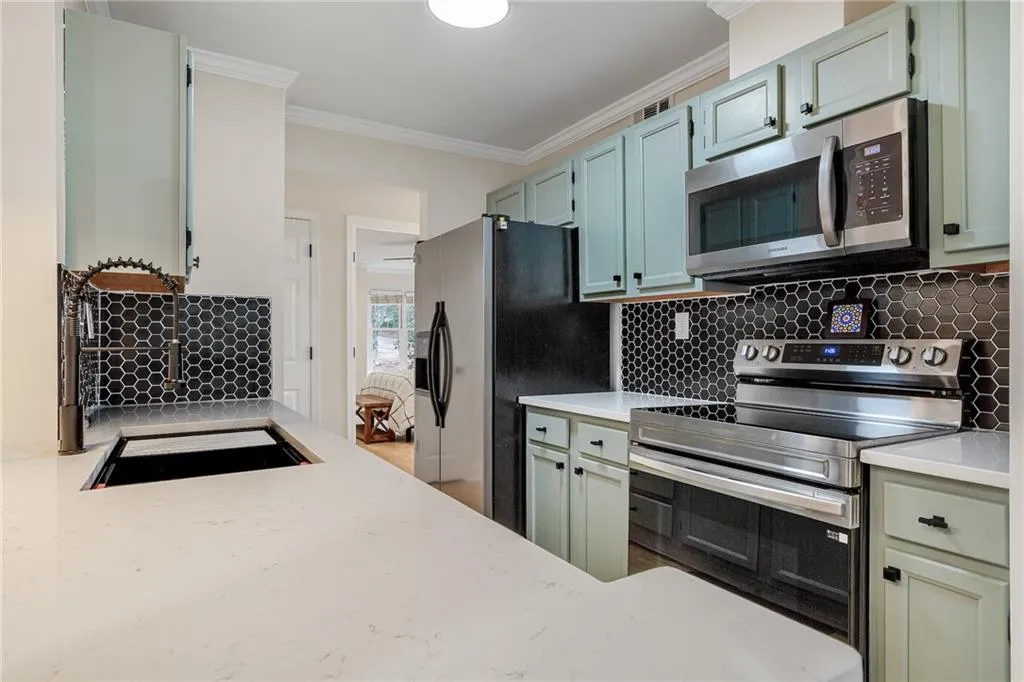 Georgia 30328, ,2 BathroomsBathrooms,Residential,For Sale,7701189