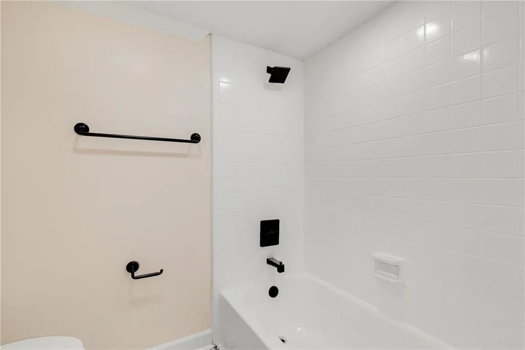 Georgia 30328, ,2 BathroomsBathrooms,Residential,For Sale,7701189