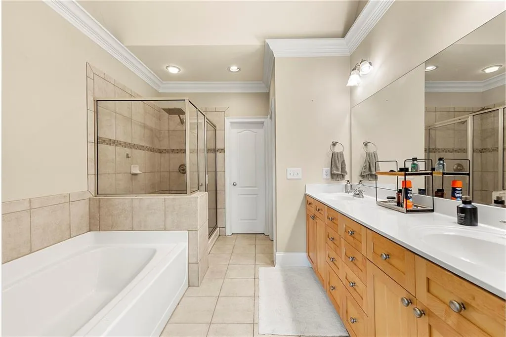 2382 Crescent Park Court, Atlanta, Georgia 30339, 3 Bedrooms Bedrooms, ,3 BathroomsBathrooms,Residential,For Sale,2382 Crescent Park Court,7612960