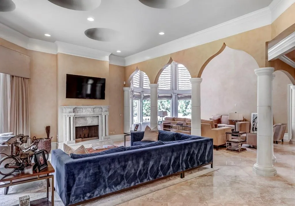 310 Heards Ferry Road, Sandy Springs, Georgia 30328, 6 Bedrooms Bedrooms, ,6 BathroomsBathrooms,Residential,Sold,310 Heards Ferry Road,6810247