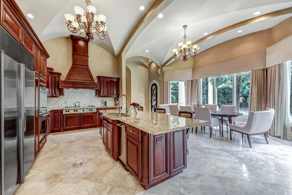 310 Heards Ferry Road, Sandy Springs, Georgia 30328, 6 Bedrooms Bedrooms, ,6 BathroomsBathrooms,Residential,Sold,310 Heards Ferry Road,6810247
