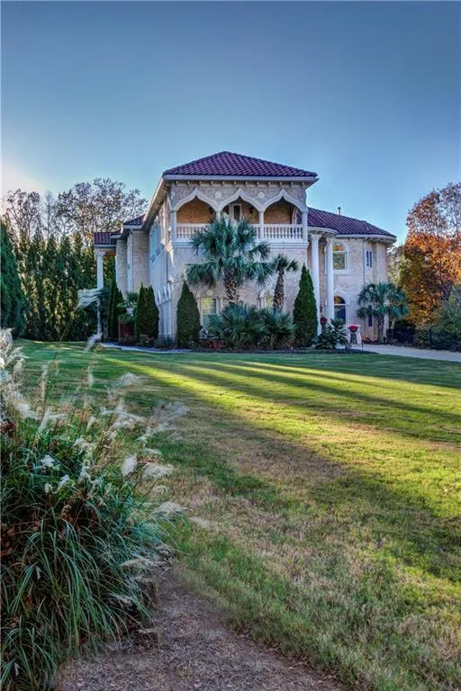 310 Heards Ferry Road, Sandy Springs, Georgia 30328, 6 Bedrooms Bedrooms, ,6 BathroomsBathrooms,Residential,Sold,310 Heards Ferry Road,6810247