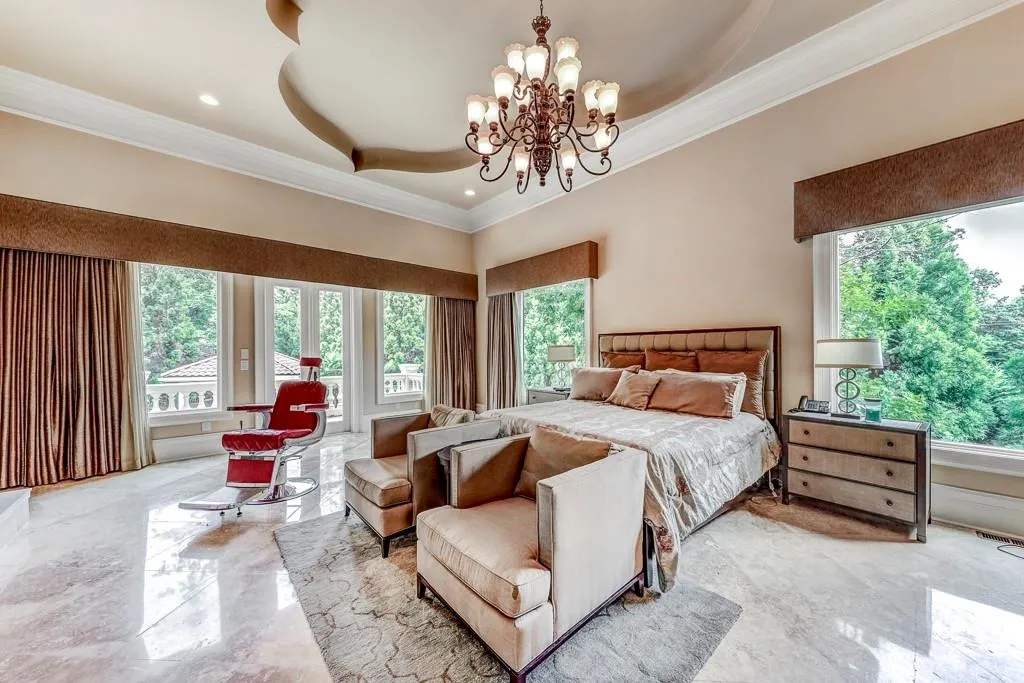310 Heards Ferry Road, Sandy Springs, Georgia 30328, 6 Bedrooms Bedrooms, ,6 BathroomsBathrooms,Residential,Sold,310 Heards Ferry Road,6810247