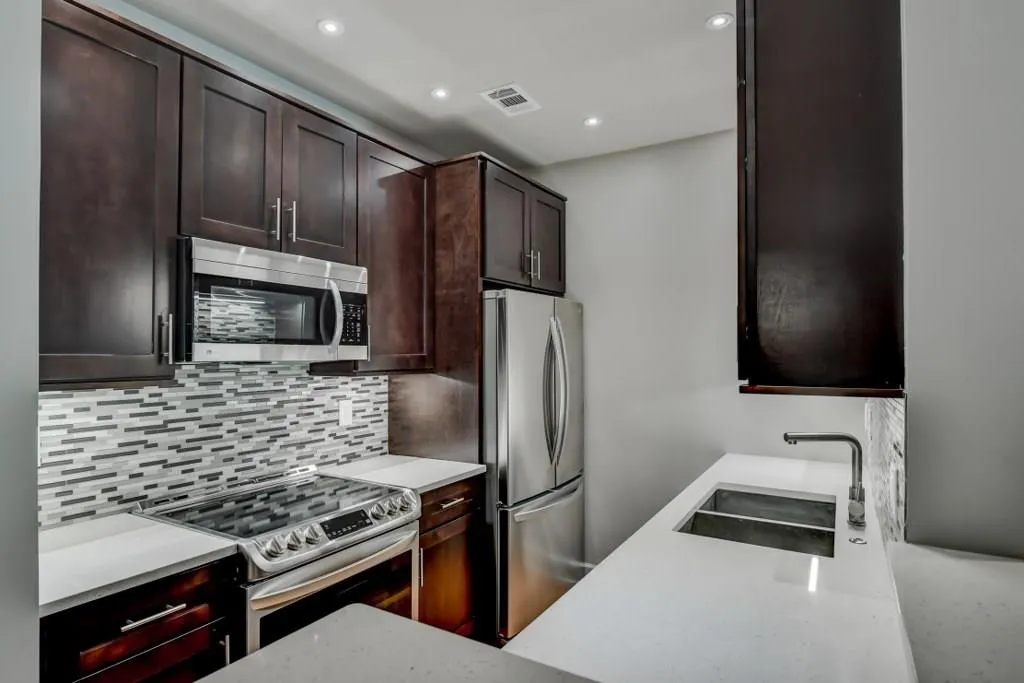 3201 Lenox Road Ne Unit 51, Atlanta, Georgia 30324, 2 Bedrooms Bedrooms, ,2 BathroomsBathrooms,Residential,Sold,3201 Lenox Road Ne Unit 51,5995550