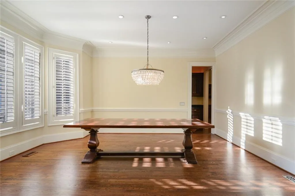 4992 Rebel Trail, Atlanta, Georgia 30327, 6 Bedrooms Bedrooms, ,5 BathroomsBathrooms,Residential,Sold,4992 Rebel Trail,6832527