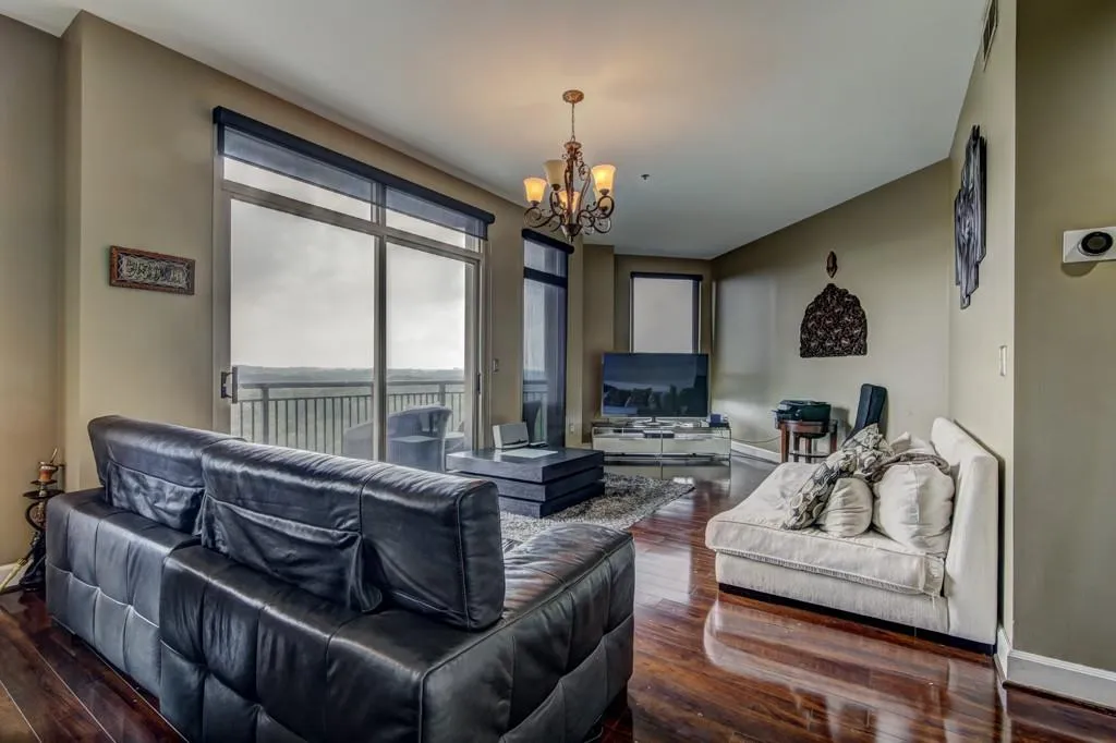 2626 Peachtree Road Nw Unit 1401, Atlanta, Georgia 30305, 2 Bedrooms Bedrooms, ,2 BathroomsBathrooms,Residential,Sold,2626 Peachtree Road Nw Unit 1401,5898692