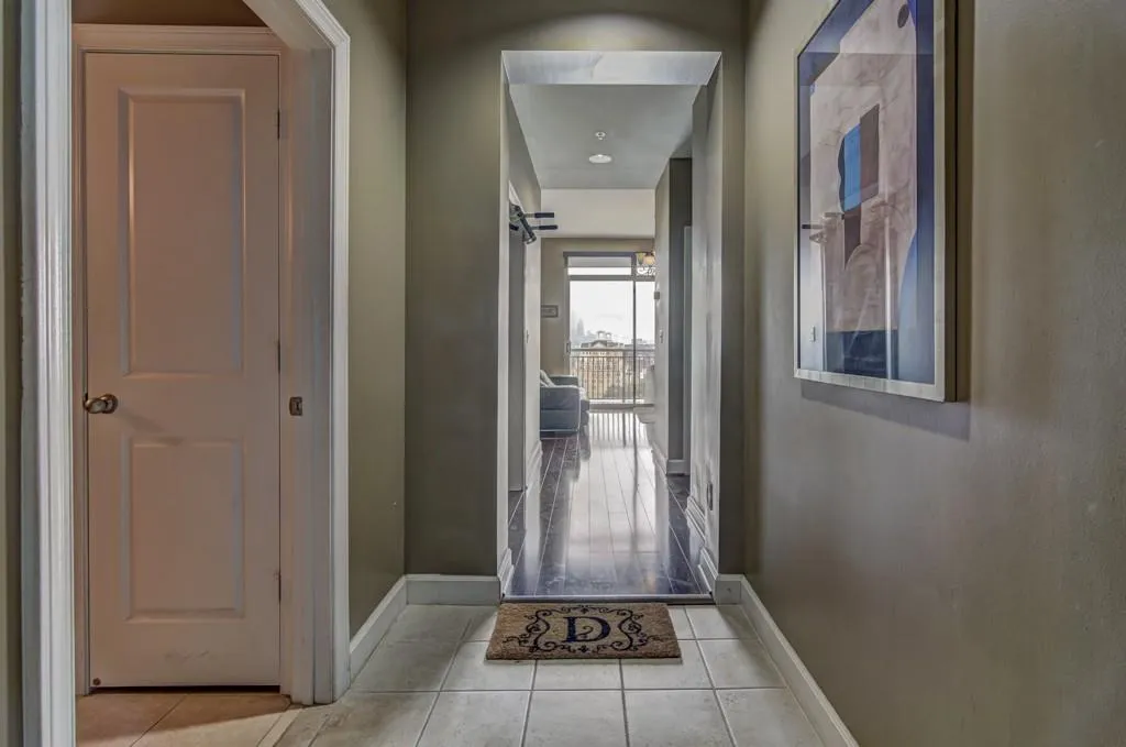 2626 Peachtree Road Nw Unit 1401, Atlanta, Georgia 30305, 2 Bedrooms Bedrooms, ,2 BathroomsBathrooms,Residential,Sold,2626 Peachtree Road Nw Unit 1401,5898692