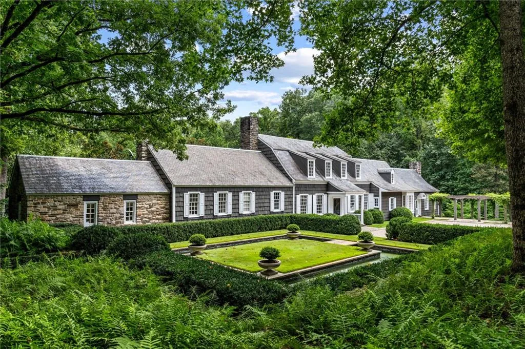 1727 W Paces Ferry Road Nw, Atlanta, Georgia 30327, 5 Bedrooms Bedrooms, ,4 BathroomsBathrooms,Residential,For Sale,1727 W Paces Ferry Road Nw,7676416