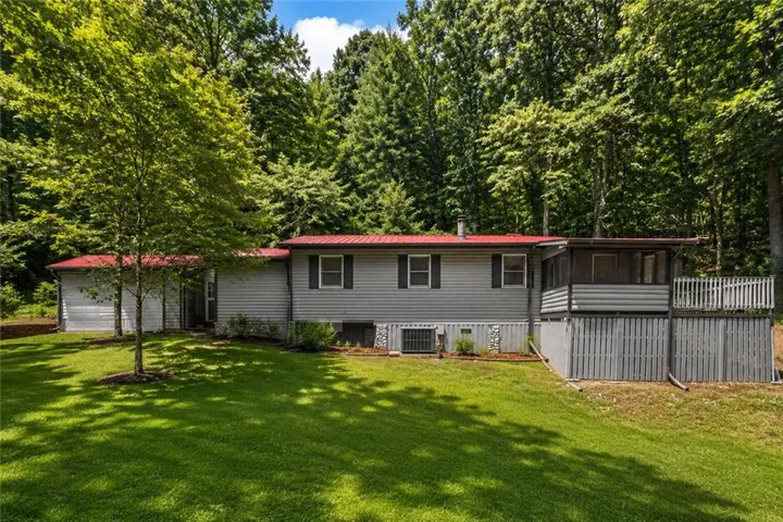 2261 Paradise Valley Road, Cleveland, Georgia 30528