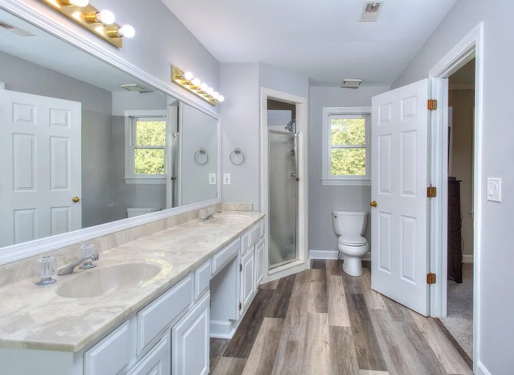 1 Forest Ridge Court, Sandy Springs, Georgia 30350, 3 Bedrooms Bedrooms, ,3 BathroomsBathrooms,Residential,Sold,1 Forest Ridge Court,6839240