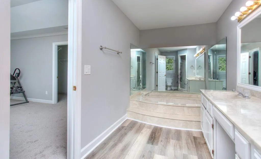 1 Forest Ridge Court, Sandy Springs, Georgia 30350, 3 Bedrooms Bedrooms, ,3 BathroomsBathrooms,Residential,Sold,1 Forest Ridge Court,6839240